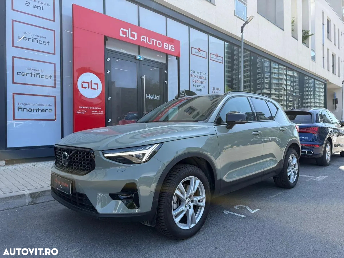Volvo XC 40 B4 AT8 Mild Hybrid Momentum Pro - 2