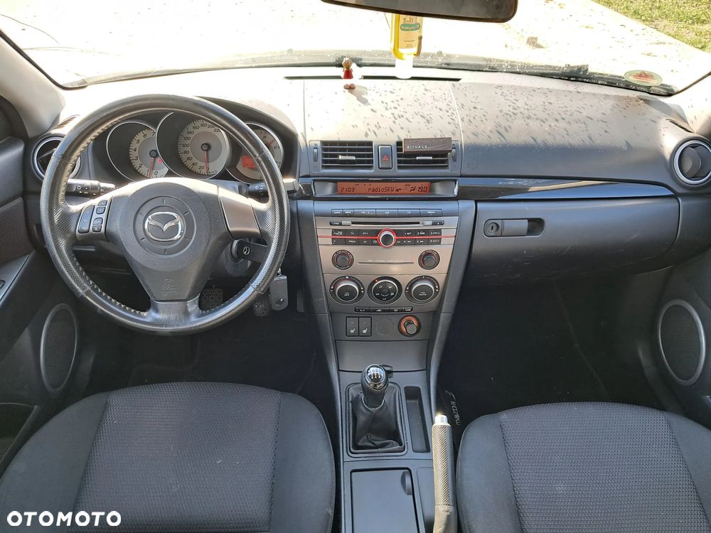 Mazda 3 1.6 Active + - 9