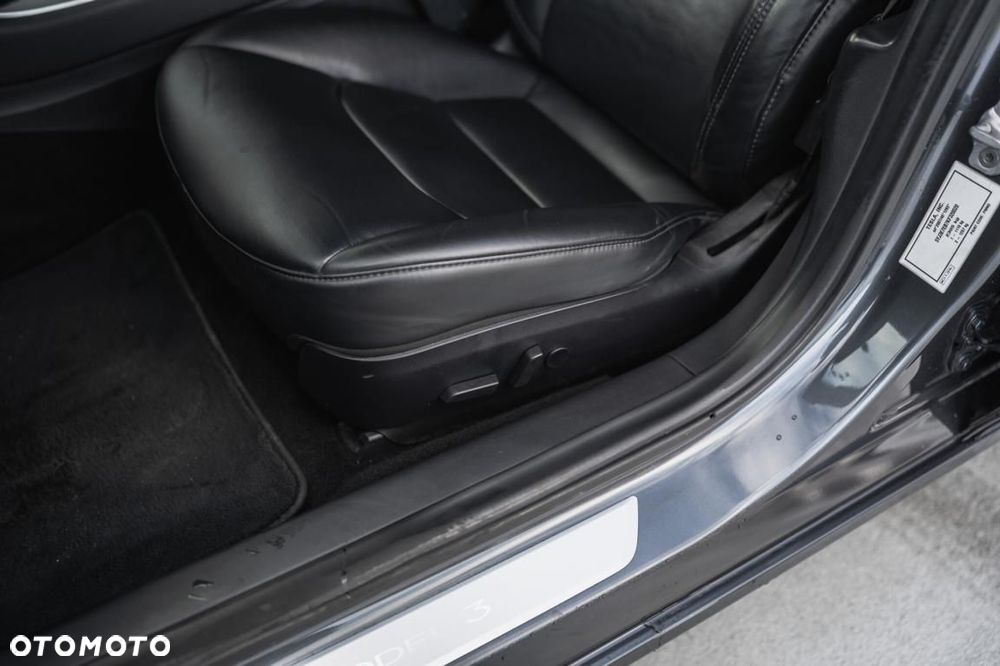Tesla Model 3 - 28