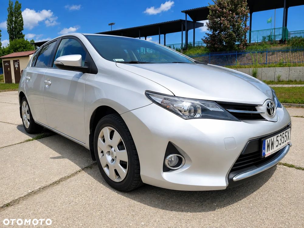 Toyota Auris 1.6 Premium - 1