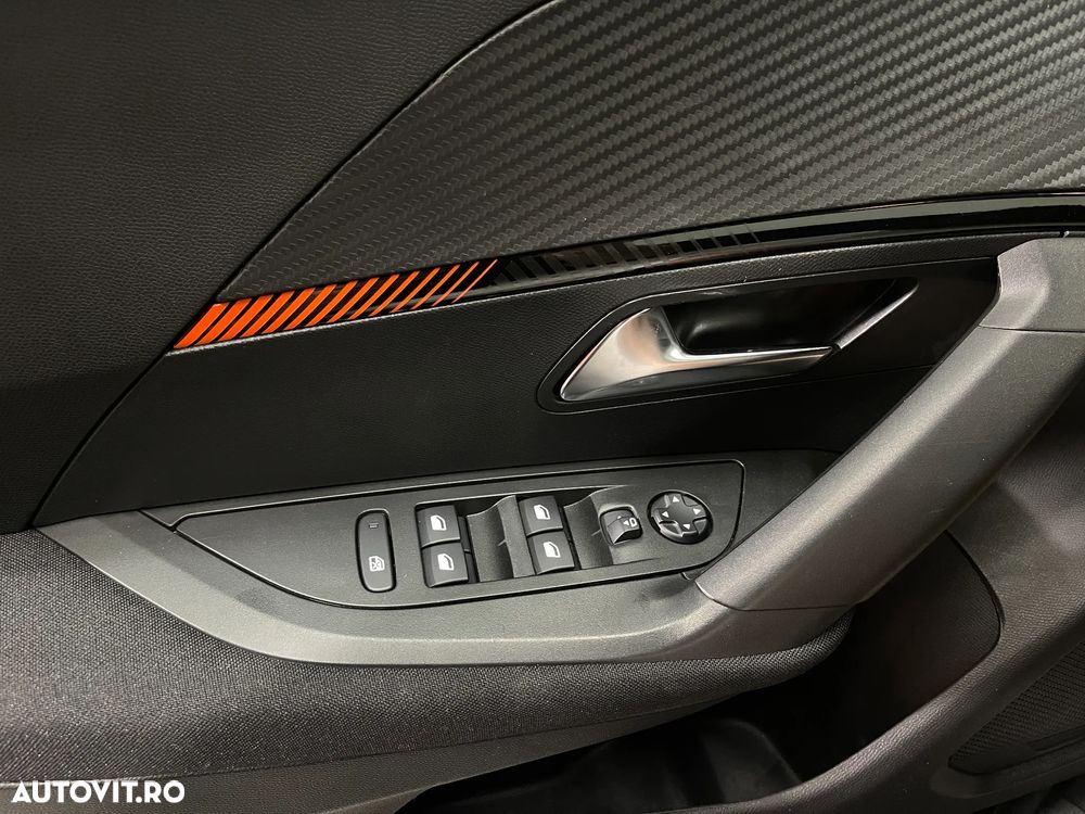 Peugeot 2008 PureTech 130 EAT8 Active - 24