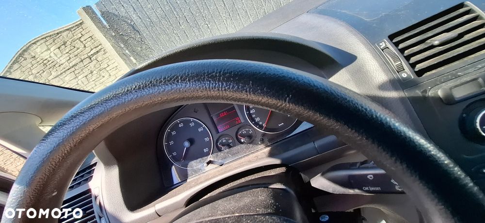 Volkswagen Touran - 17