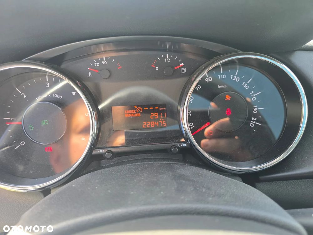 Peugeot 3008 HDi 150 Active - 9