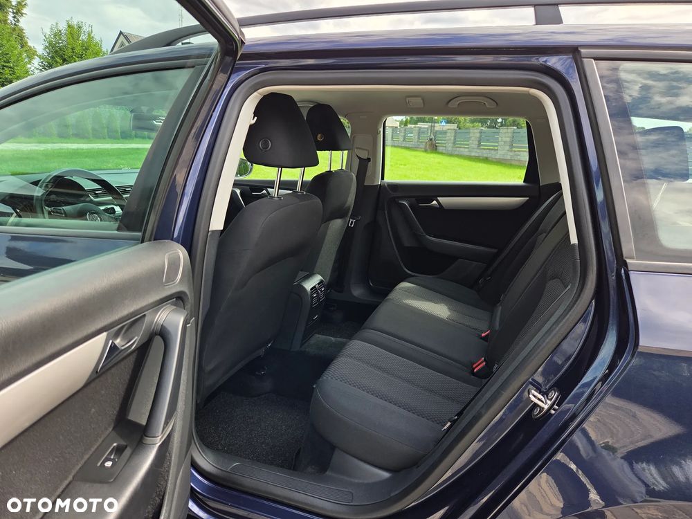 Volkswagen Passat 2.0 Blue TDI SCR Comfortline - 28