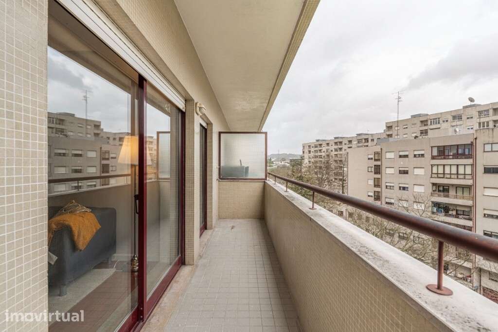 Apartamento T2 Remodelado - Grande imagem: 4/17