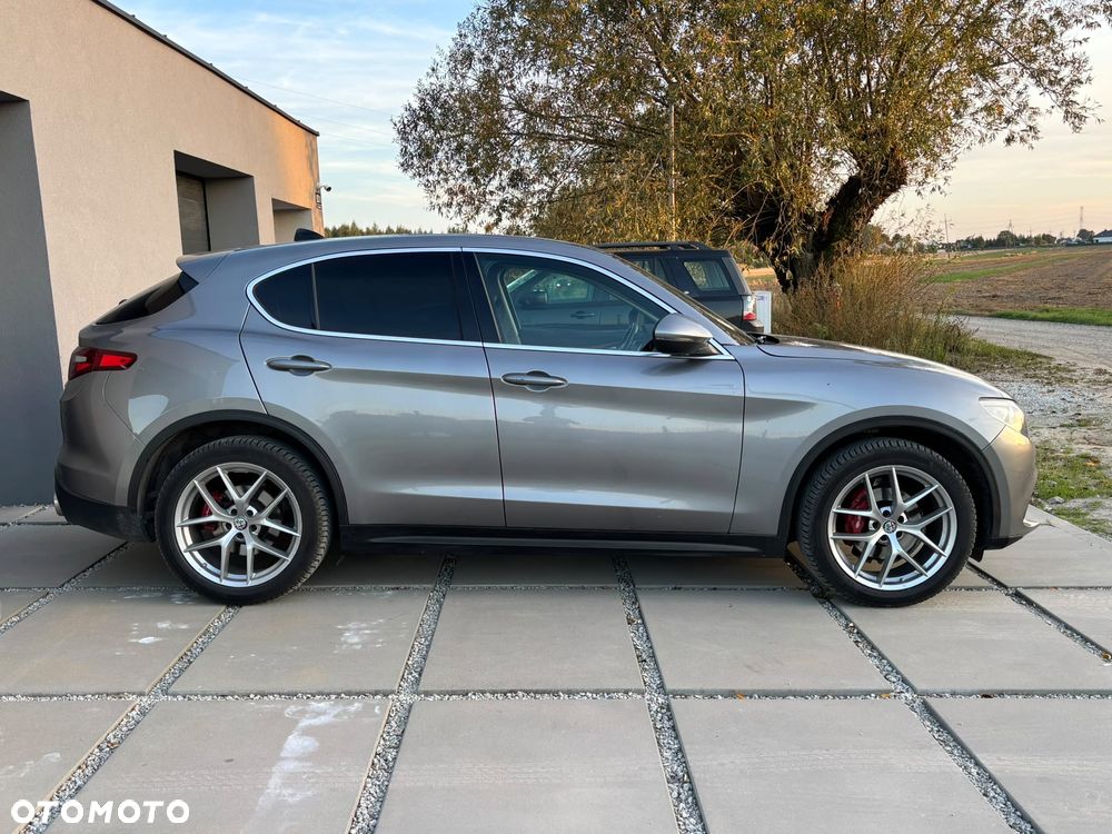 Alfa Romeo Stelvio 2.0 Turbo 16V AT8-Q4 First Edition - 5