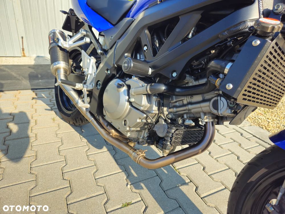 Suzuki SV - 12