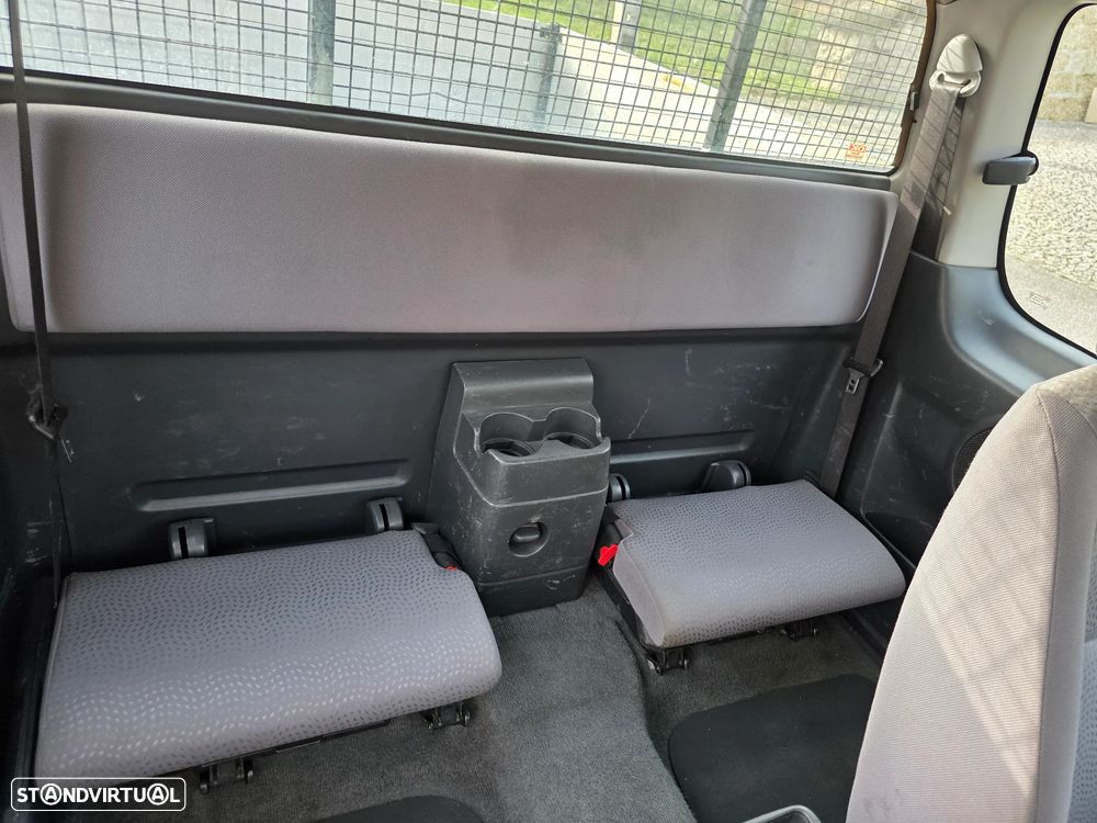 Isuzu D-Max 2.5 DTi CL 4WD L4 CM - 19