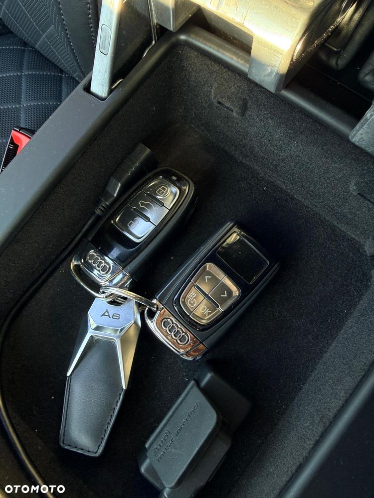 Audi A8 4.2 TDI DPF (clean diesel) quattro tiptronic - 25