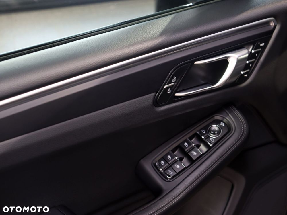 Porsche Macan Standard - 24