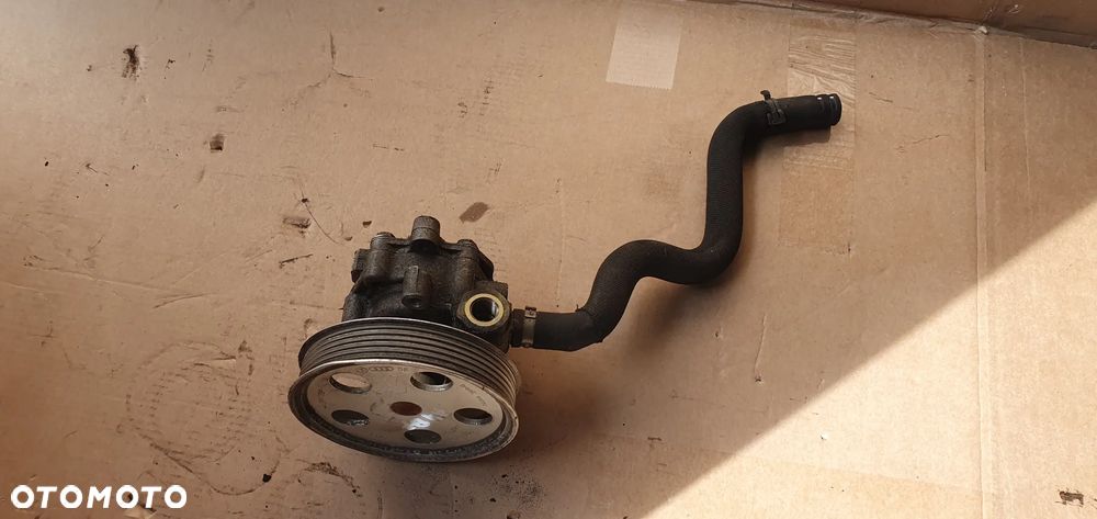 Pompa wspomagania kierownicy Audi A4 B7 2.0 TFSI 8E0145155ES 06B145255 - 2