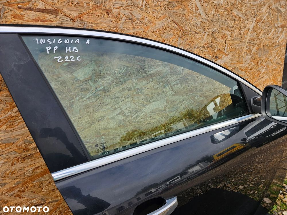Opel Insignia A drzwi przednie prawe KOD LAKIERU : Z22C - 8