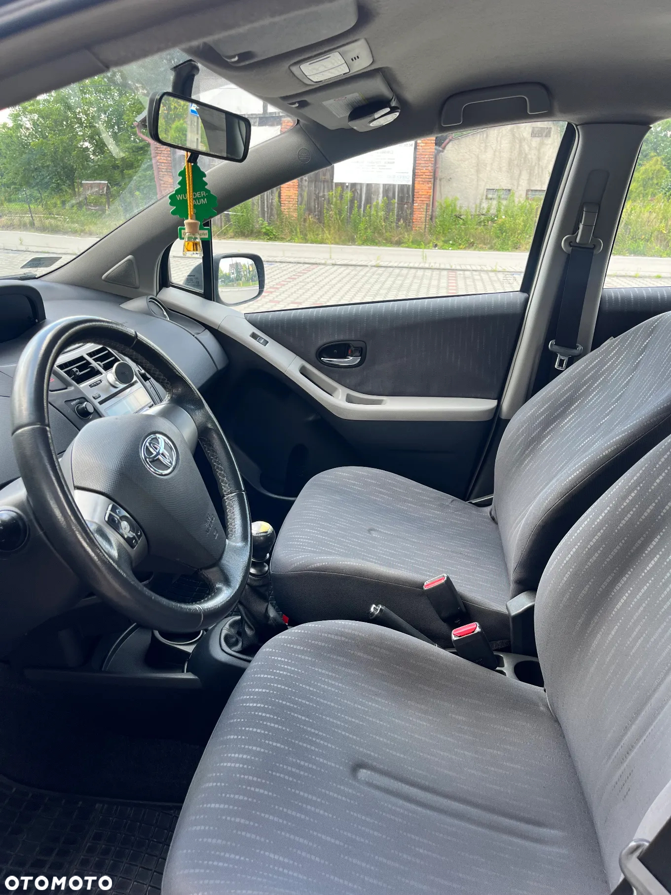 Toyota Yaris - 4