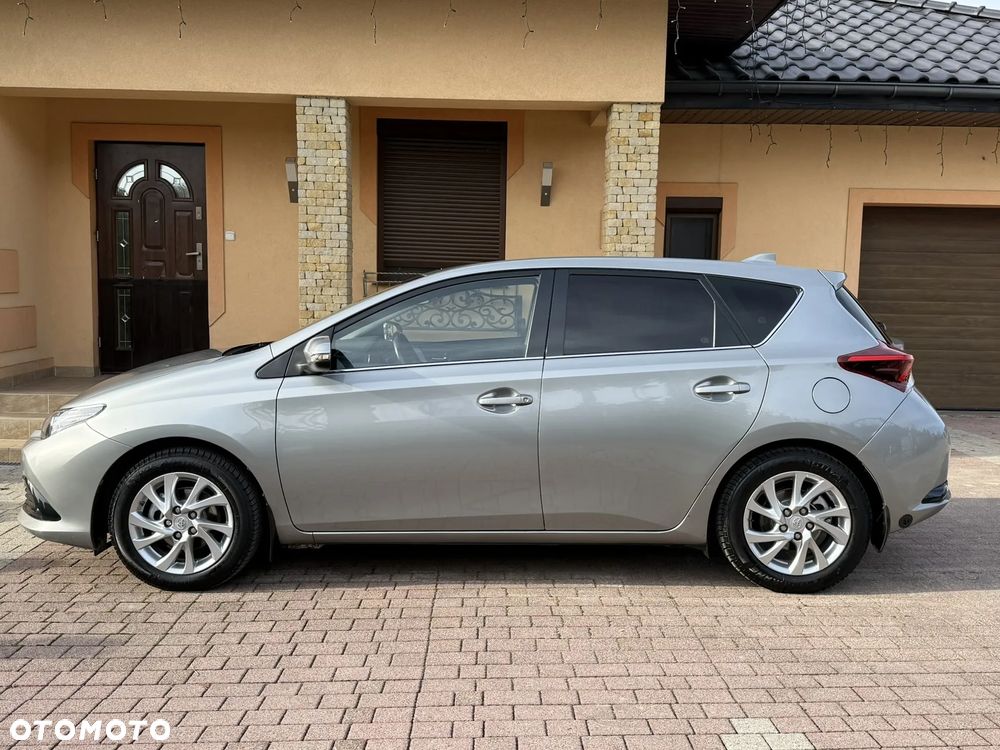 Toyota Auris 1.6 Valvematic Multidrive S Executive - 3