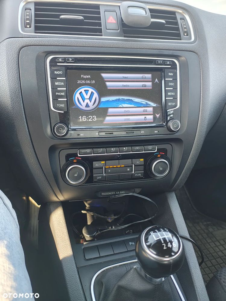 Volkswagen Jetta 1.2 TSI Comfortline - 18