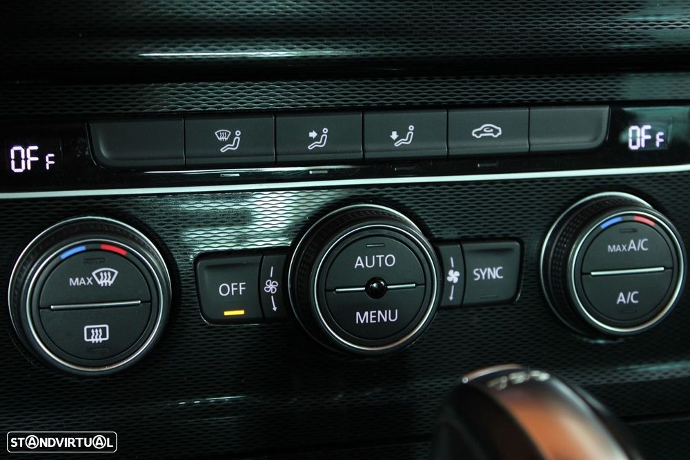 VW Golf R 2.0 TSI OPF 4Motion DSG - 41