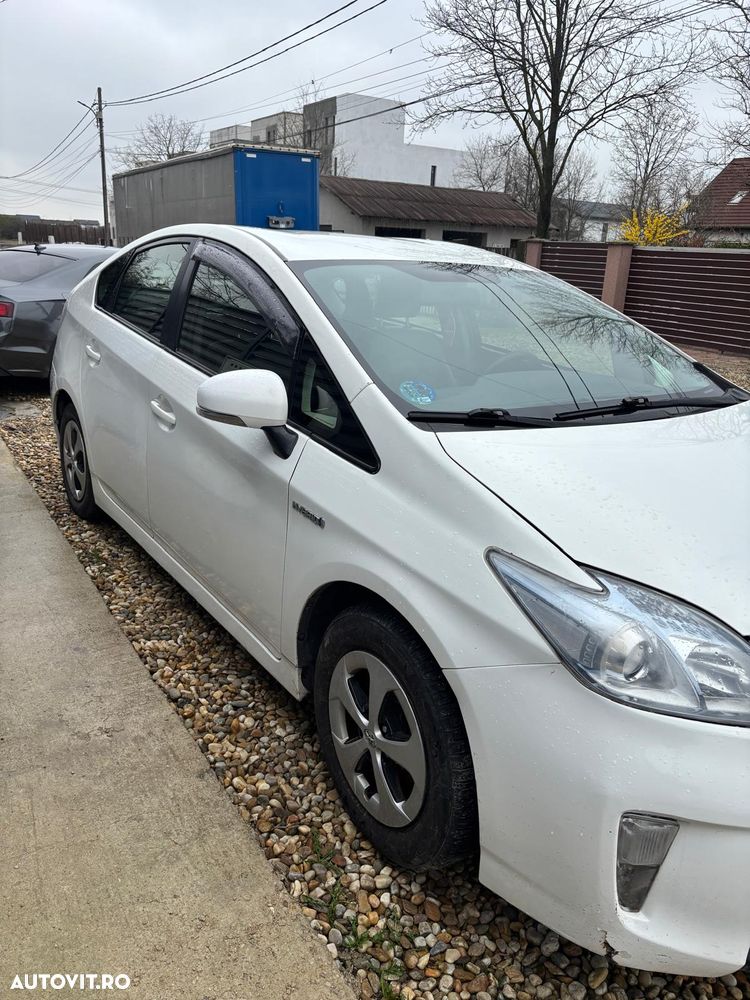 Toyota Prius 1.8 Dual VVT-i Luna - 3