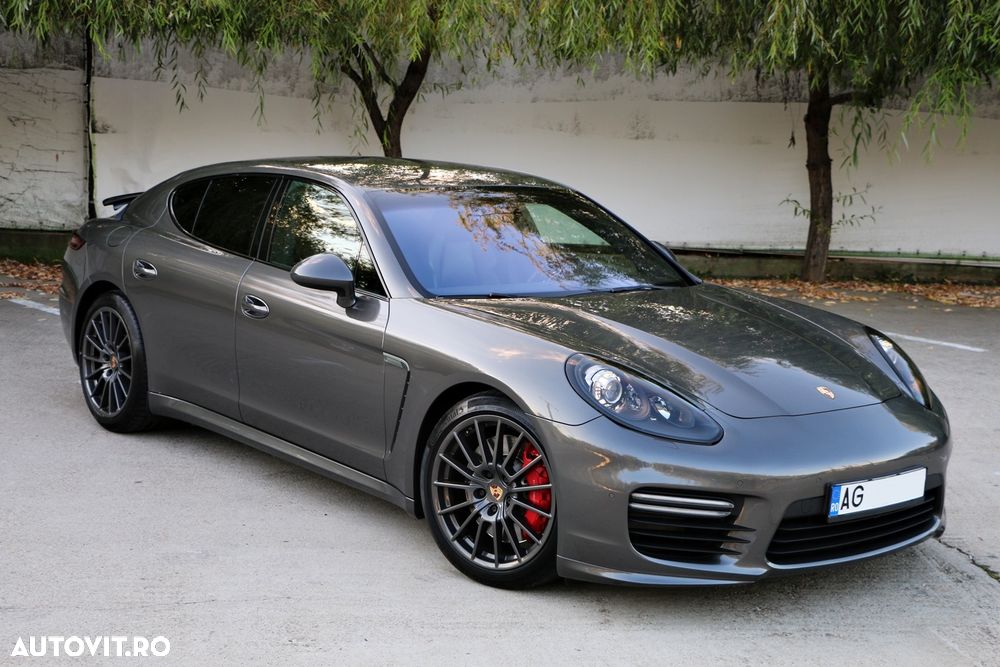 Porsche Panamera 4.8 PDK GTS - 6