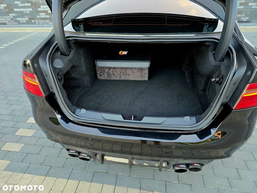 Jaguar XE S - 11