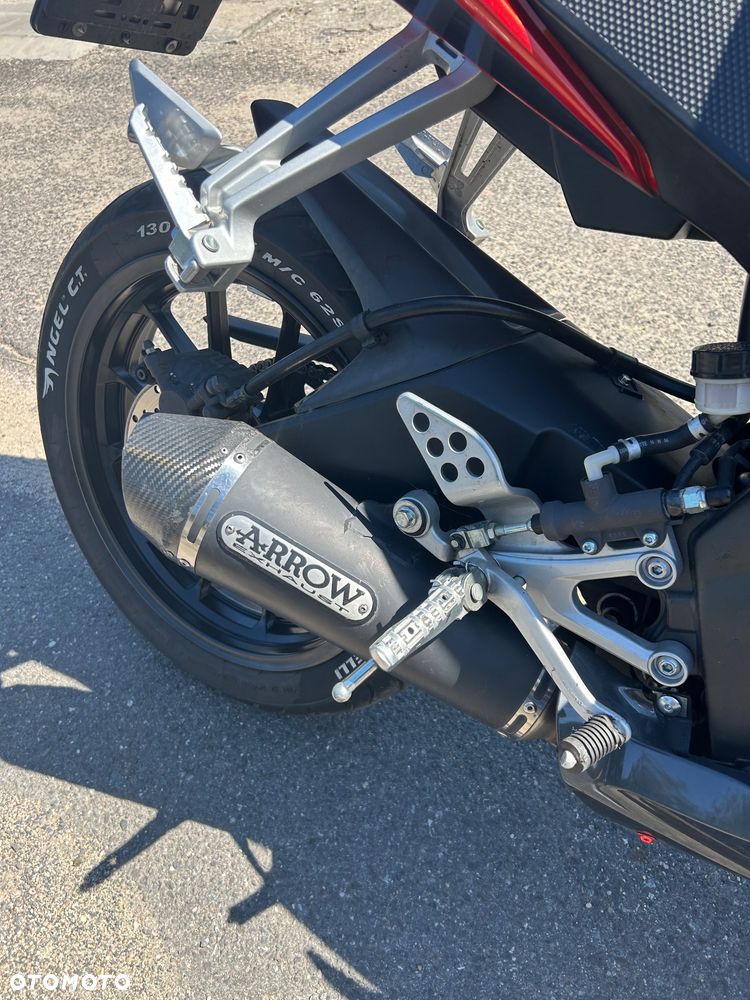 Yamaha YZF - 4