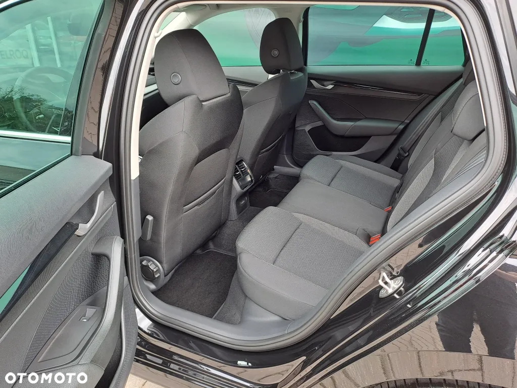 Skoda Octavia 2.0 TDI Selection DSG - 7