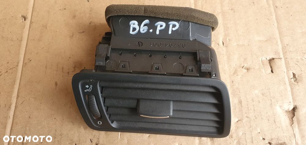 Kratka nawiewu powietrza prawa VW Passat B6 3C1819702F - 1