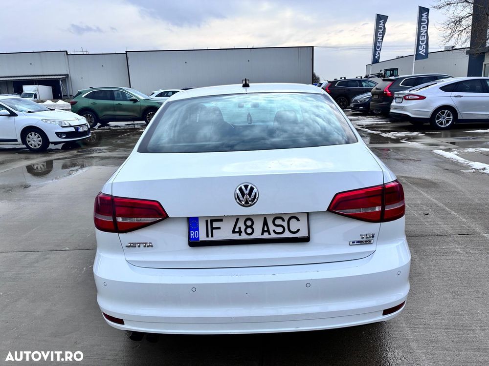 Volkswagen Jetta 2.0 TDI Comfortline - 5