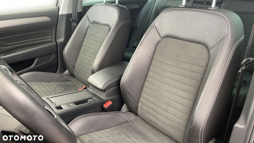 Volkswagen Passat - 11
