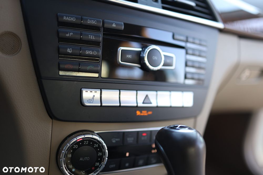 Mercedes-Benz Klasa C 300 4Matic 7G-TRONIC Avantgarde - 19