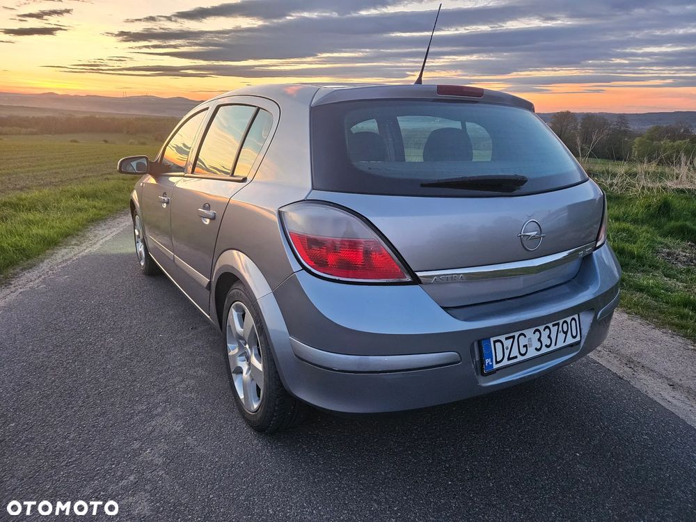 Opel Astra 1.7 CDTI Enjoy - 15