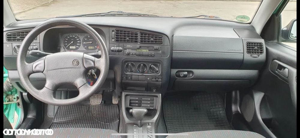 Volkswagen Golf - 13