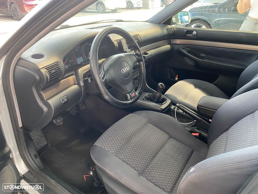 Audi A4 Avant 1.9 TDI Attraction - 5