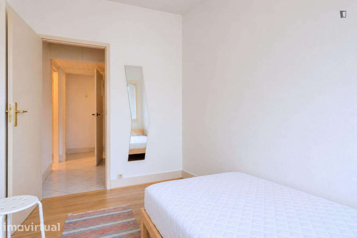 Quarto - localizado em Estrela Lisbon - Grande imagem: 2/9