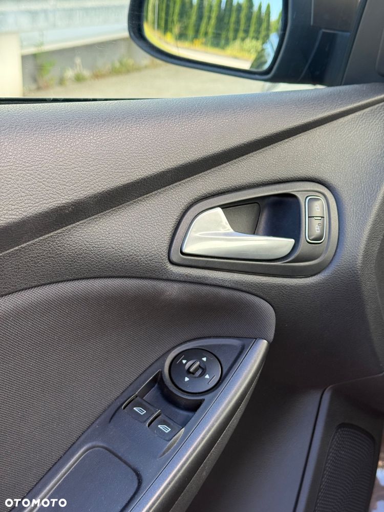 Ford Focus 1.6 Trend - 22