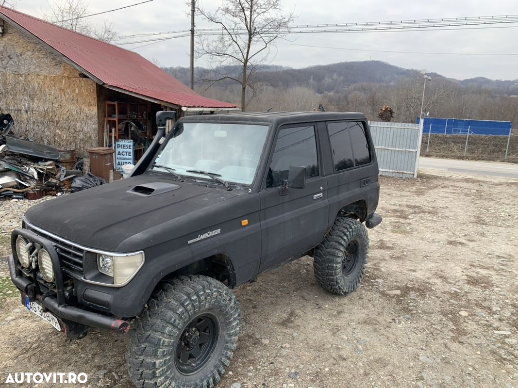 Toyota Land Cruiser - 2