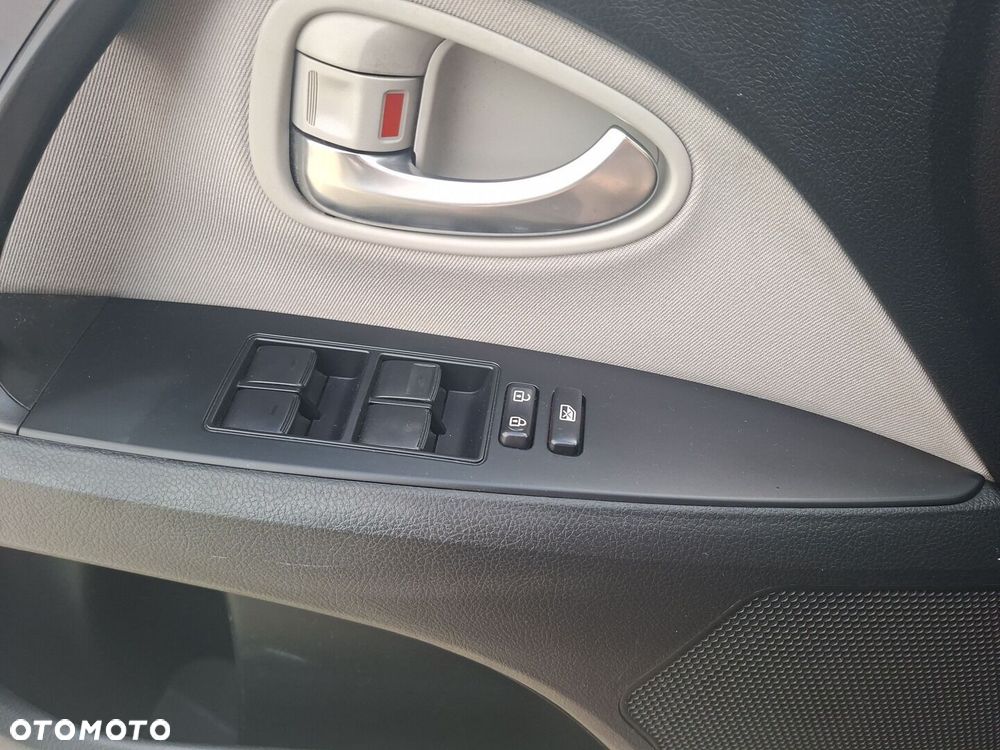 Toyota Avensis 2.0 D-4D Premium - 23