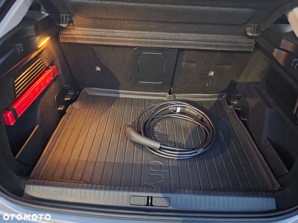 Citroën C4 EV136 50kWh Shine - 10