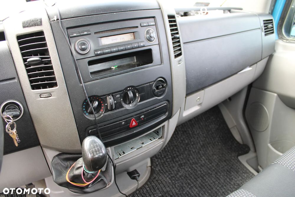 Mercedes-Benz Sprinter - 15