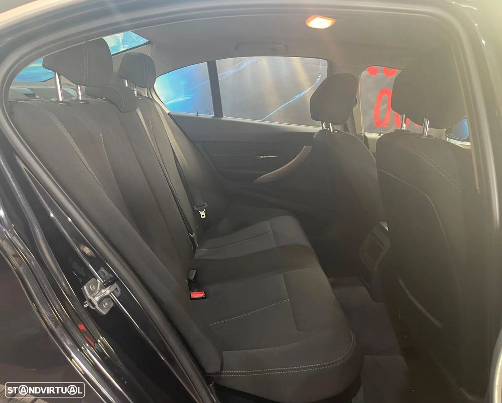 BMW 318 d Line Sport Auto - 34