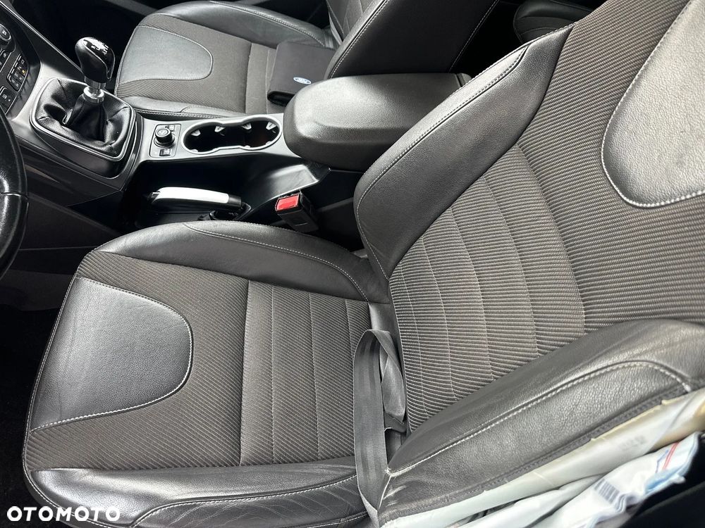 Ford Kuga 2.0 TDCi 4WD Titanium - 22