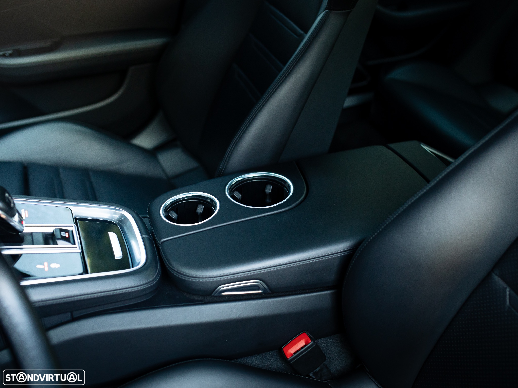 Porsche Panamera 4 E-Hybrid - 39