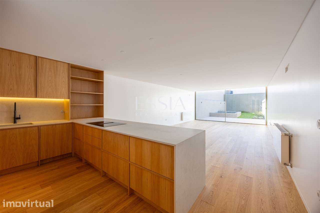 Moradia T4 Triplex Terraço Jardim Piscina Centro de Matosinhos - Grande imagem: 3/44