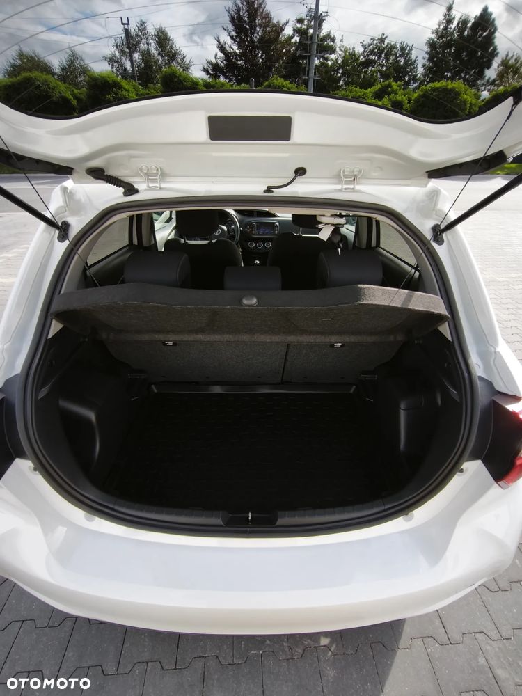 Toyota Yaris 1.5 Premium - 9
