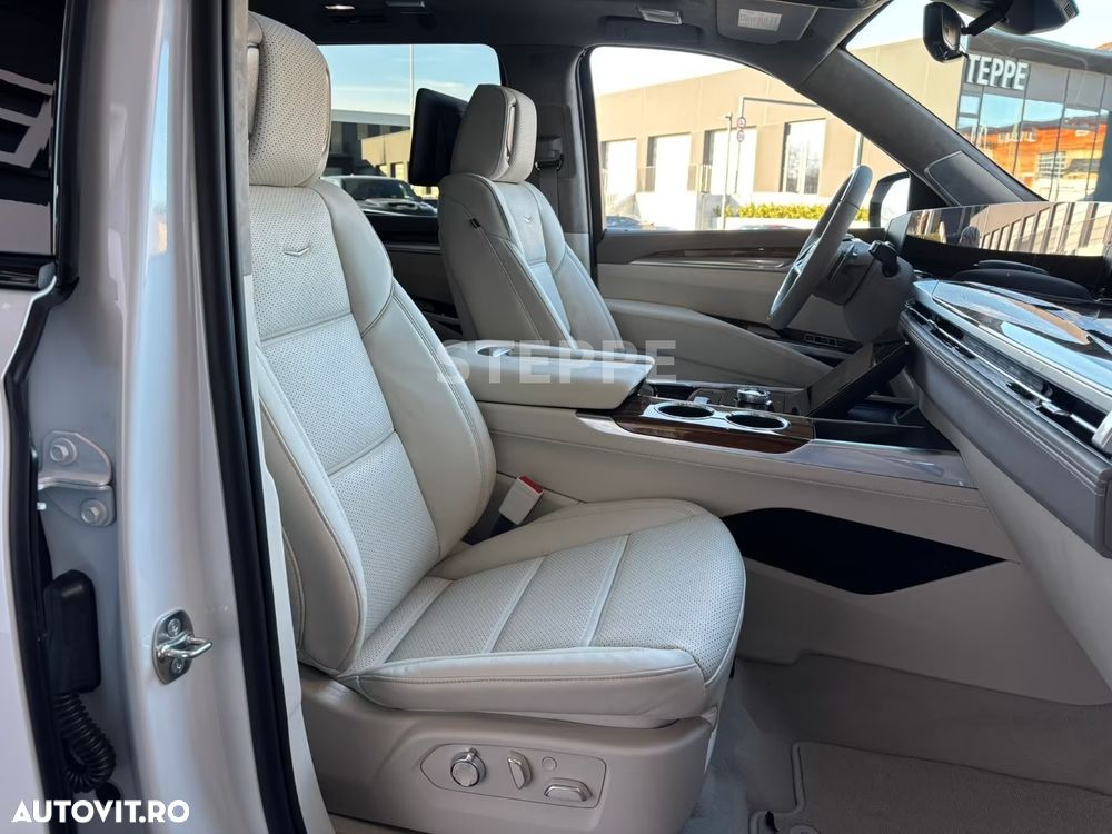 Cadillac Escalade - 9