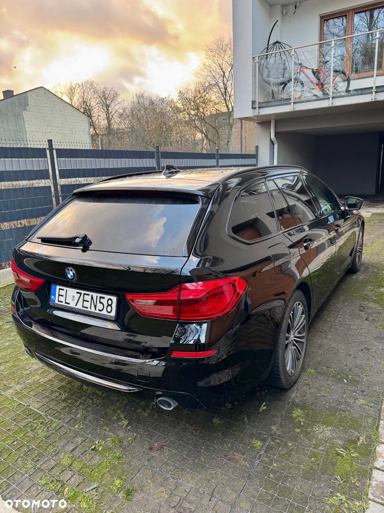 BMW Seria 5 520d Sport Line - 6