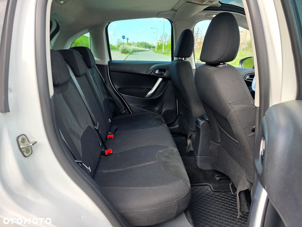 Citroën C3 1.4 VTi Exclusive MAP - 27
