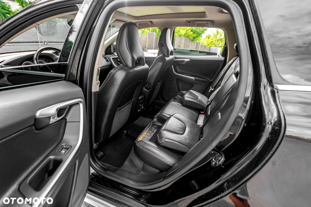 Volvo XC 60 2.4D AWD Summum - 22