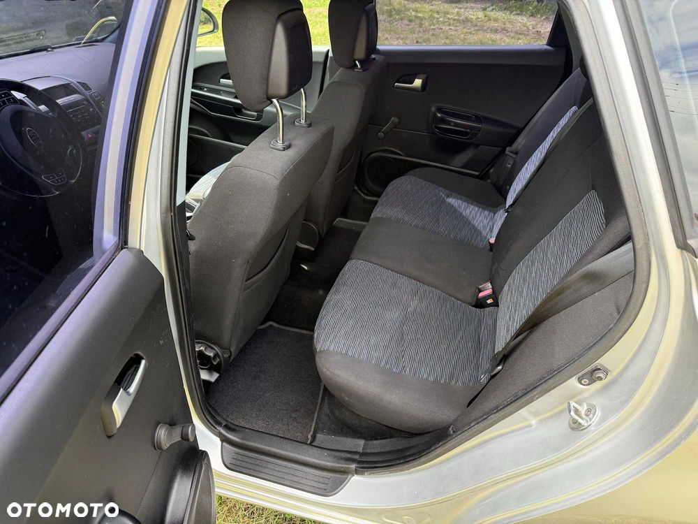 Kia Ceed - 5