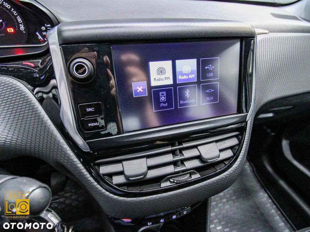 Peugeot 2008 1.2 Pure Tech Allure S&S - 21