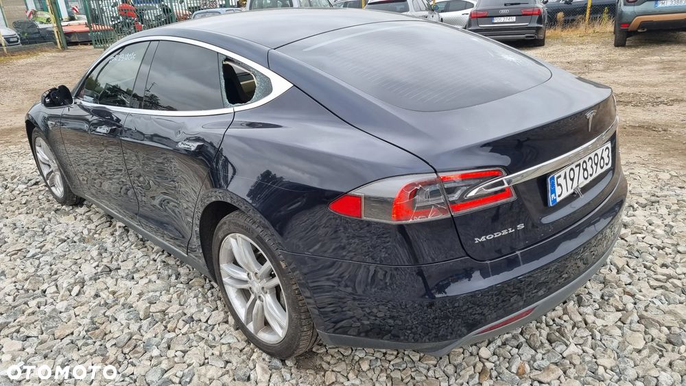 Tesla Model S 85 - 16